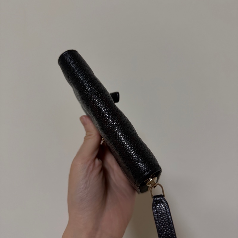 Chanel 黑荔枝皮銀釦拉鏈短夾-6