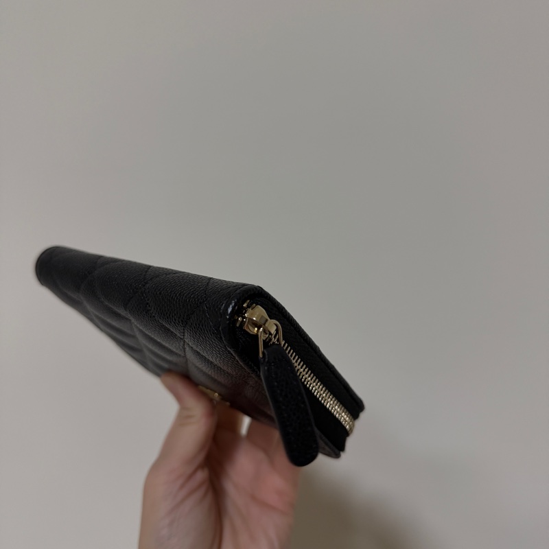 Chanel 黑荔枝皮銀釦拉鏈短夾-8