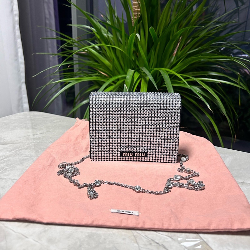 Miumiu繆繆！黑色羊皮鑽石包滿鑽仿水晶寶石鏈條包-0