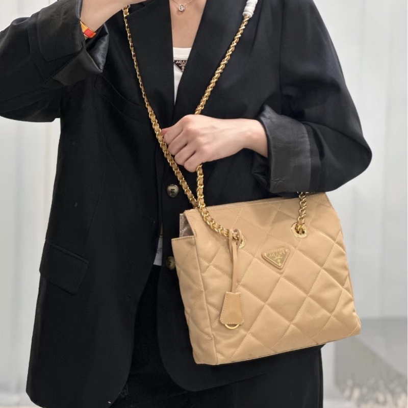 全新🈶2026購證❤️ prada #奶茶色 #降落傘 #新款 #托特包-0