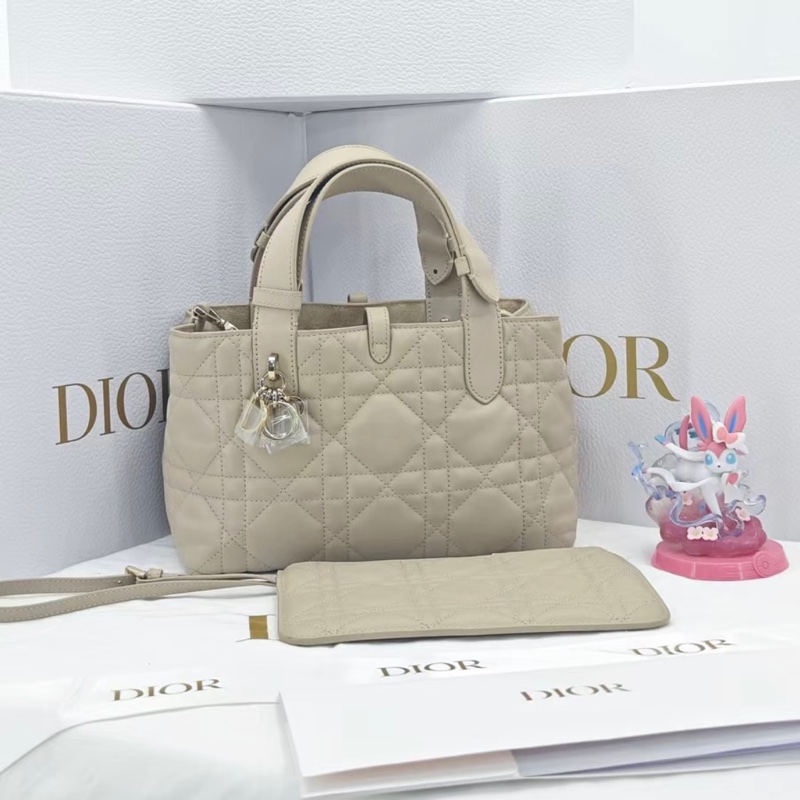 全新🈶2026購證❤️ dior #toujours #奶茶色 #土著包 #托特包 中號-6