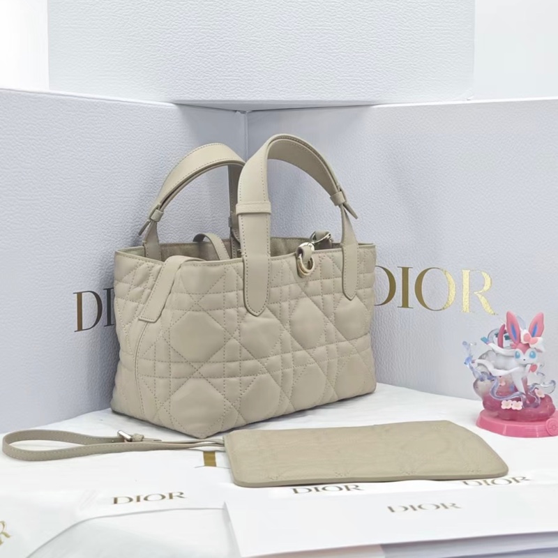 全新🈶2026購證❤️ dior #toujours #奶茶色 #土著包 #托特包 中號-8