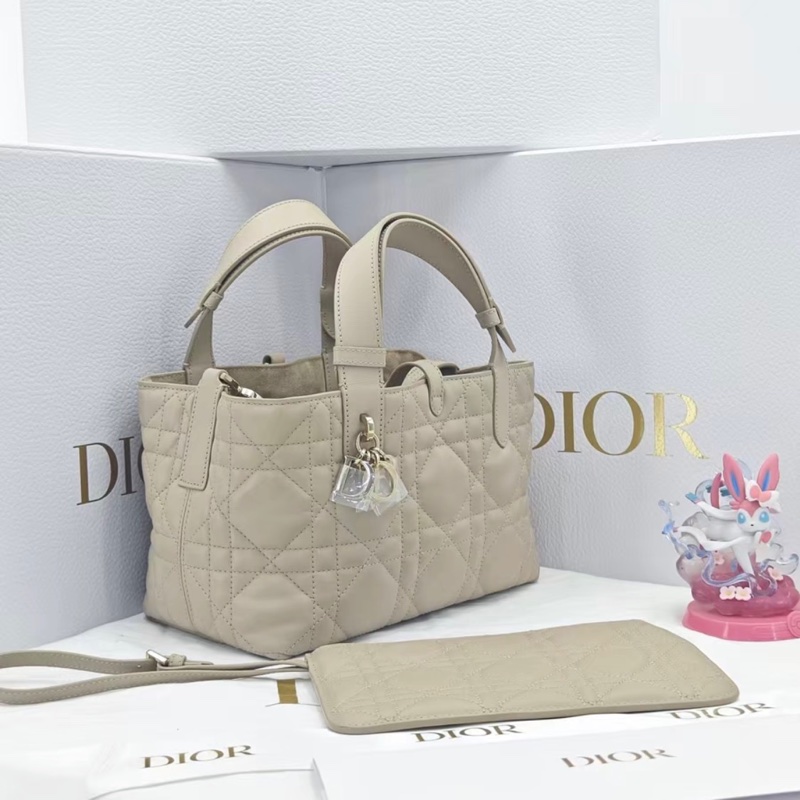 全新🈶2026購證❤️ dior #toujours #奶茶色 #土著包 #托特包 中號-9