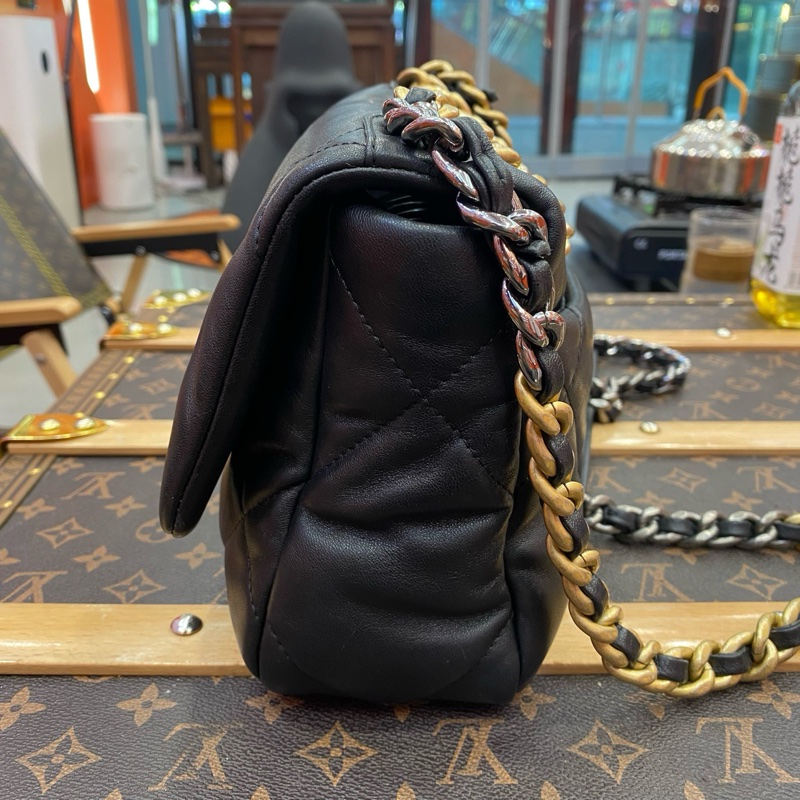 CHANEL19手袋  亮色小羊皮、金色金屬、銀色金屬與釕色金屬 16.0 × 26 × 9.0 鐳射30開 單包帶卡-3