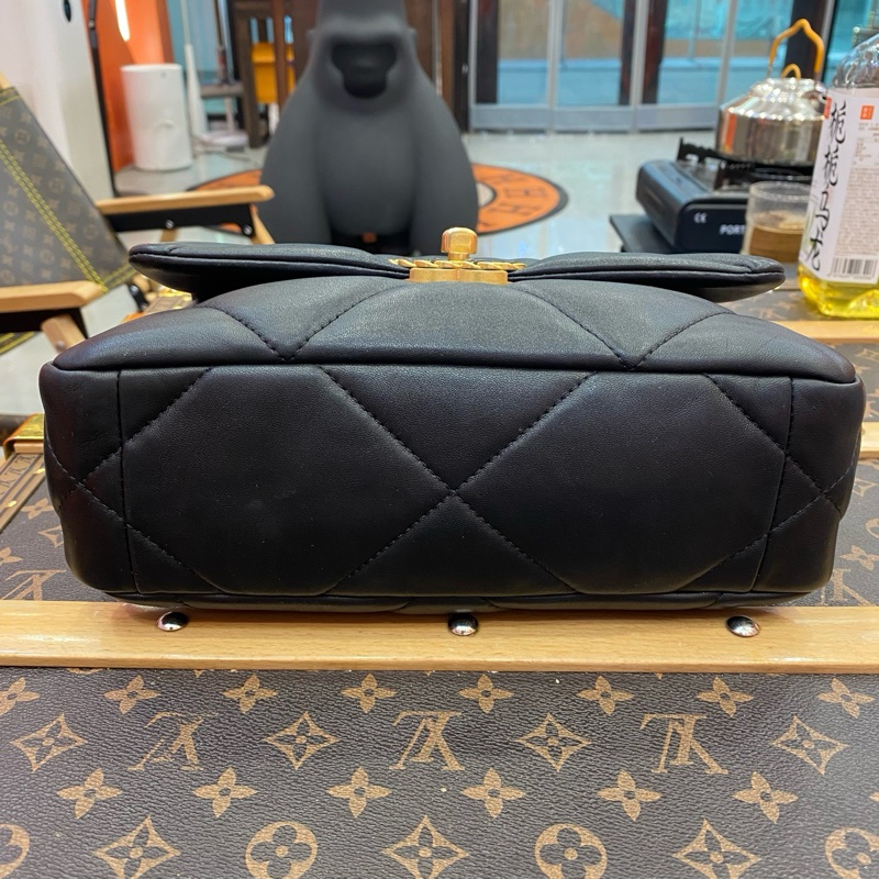 CHANEL19手袋  亮色小羊皮、金色金屬、銀色金屬與釕色金屬 16.0 × 26 × 9.0 鐳射30開 單包帶卡-4