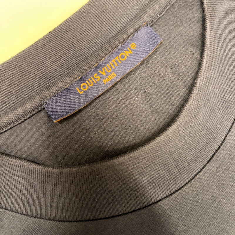 LV路易威登 LOUIS VUITTON 98新浮雕LOGO藏藍色M短袖T恤-4