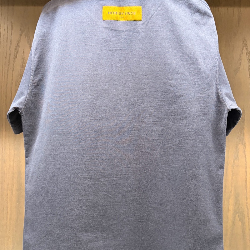 LV路易威登 LOUIS VUITTON 98新浮雕LOGO藏藍色M短袖T恤-6