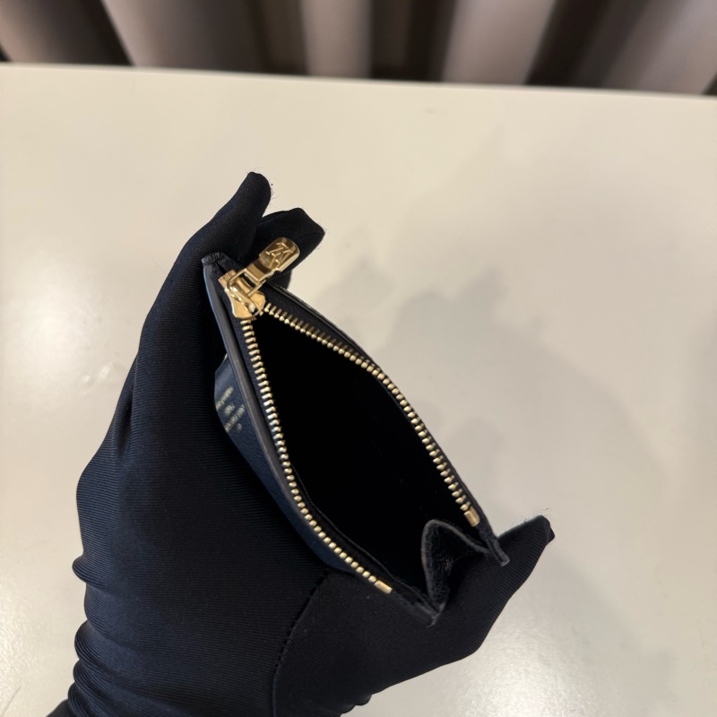 （超級甜價✨）Louis Vuitton路易威登LV Monogram ZOE 牛皮壓紋零錢袋短夾-3