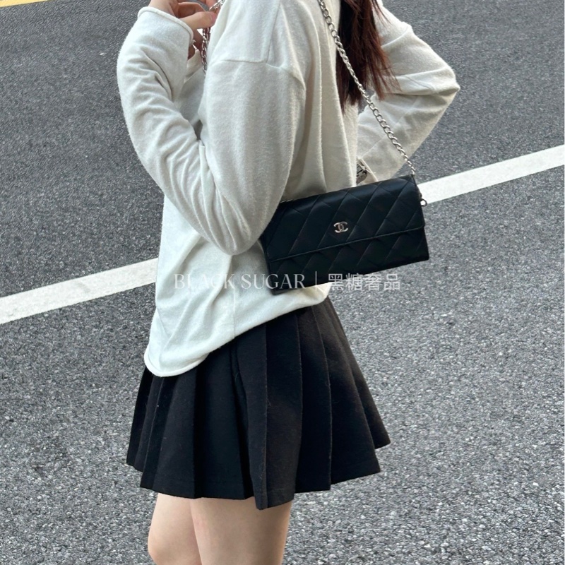 𝙲𝕙𝕒𝕟𝕖𝕝經典雙C銀釦翻蓋長夾🏅 #附鏈條改造組升級woc背-34