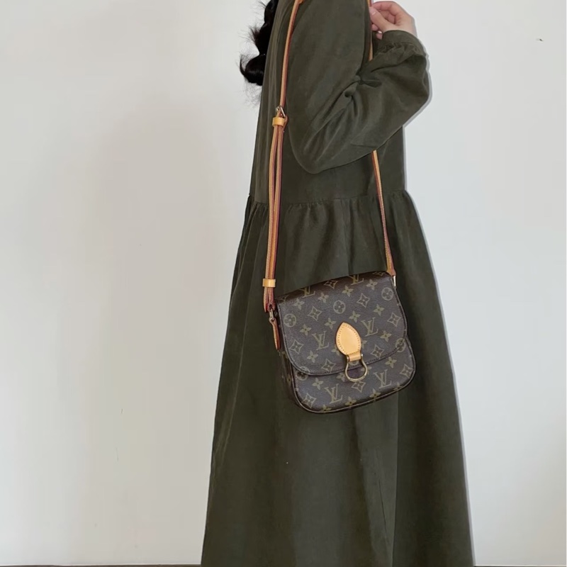 在台現貨 ｜ Louis Vuitton • 經典老花馬鞍包 中號-2