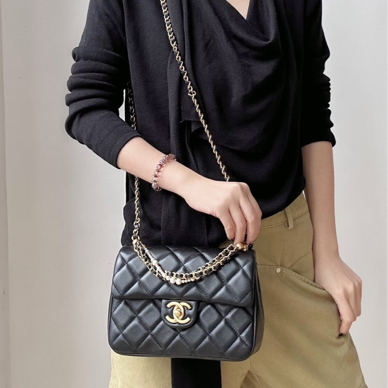 貴氣千金風🦢✨Chanel香奈兒黑金菱格紋羊皮珍珠鏈條方胖子單肩斜挎手提包-5