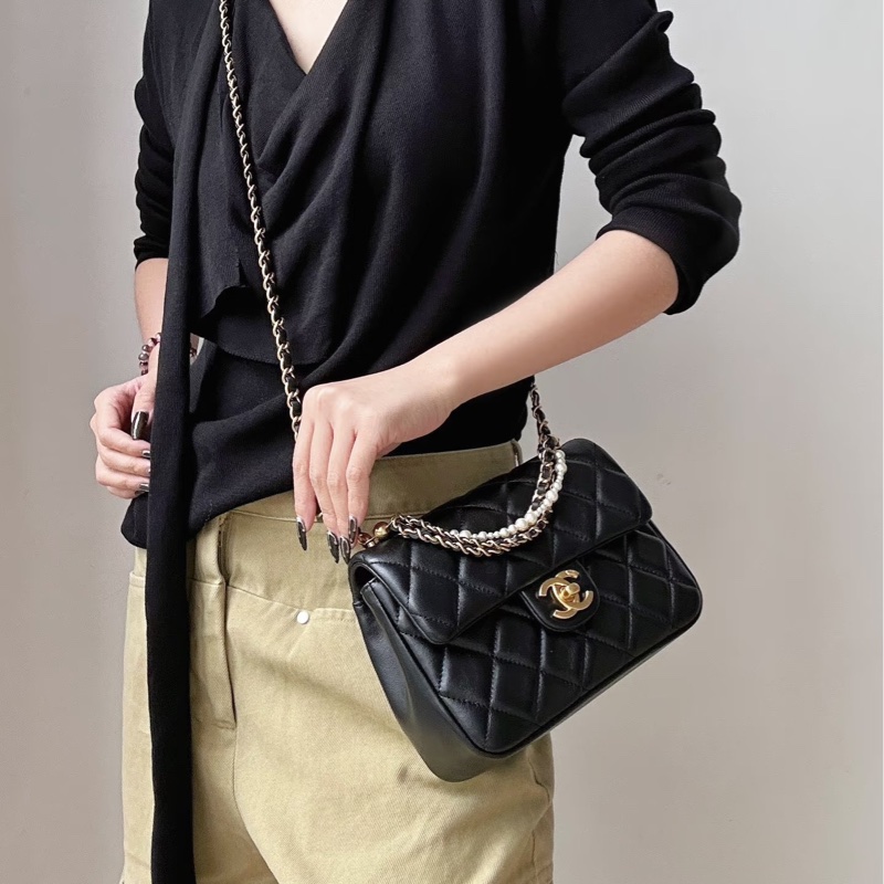 貴氣千金風🦢✨Chanel香奈兒黑金菱格紋羊皮珍珠鏈條方胖子單肩斜挎手提包-6