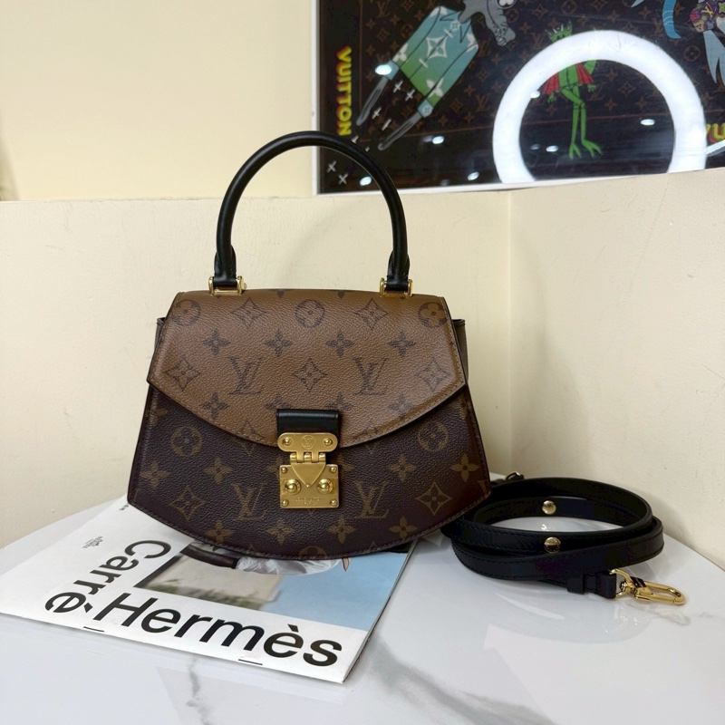 品味巔峰🥹❤️‍🔥Lv路易威登秀款焦糖棕老花拼皮金扣扇子包手提單肩斜挎包-9