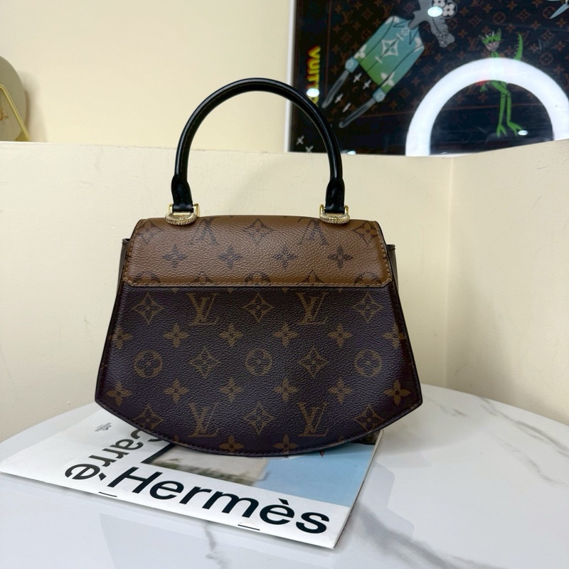 品味巔峰🥹❤️‍🔥Lv路易威登秀款焦糖棕老花拼皮金扣扇子包手提單肩斜挎包-12