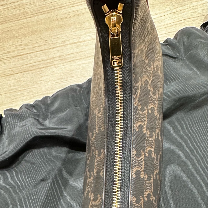 AVA標誌印花及牛皮革手袋-16