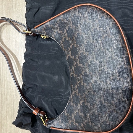 AVA標誌印花及牛皮革手袋-23