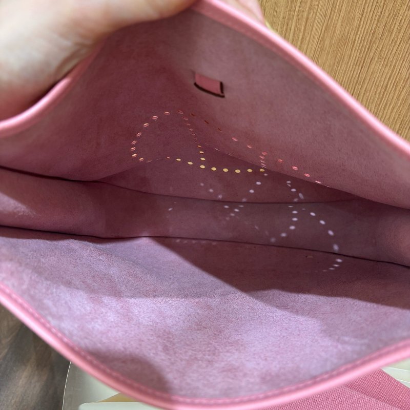 HERMES愛馬仕 Evelyne29 奶昔粉銀扣 肩背包-8