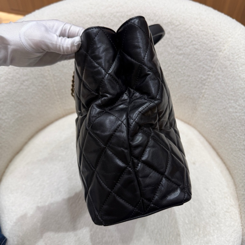 Chanel香奈兒 黑金油蠟牛皮托特包單肩包 底長31cm 23開有卡。-3