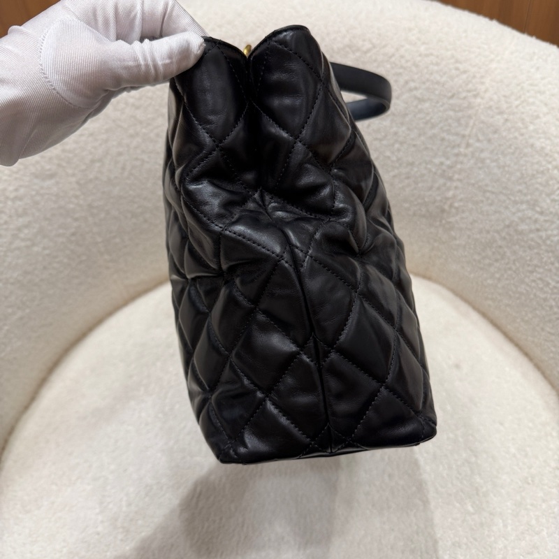 Chanel香奈兒 黑金油蠟牛皮托特包單肩包 底長31cm 23開有卡。-7