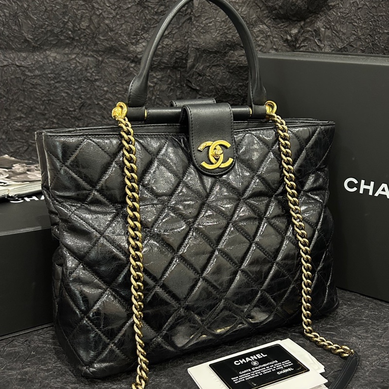Chanel香奈兒 黑金油蠟牛皮托特包單肩包 底長31cm 23開有卡。-0