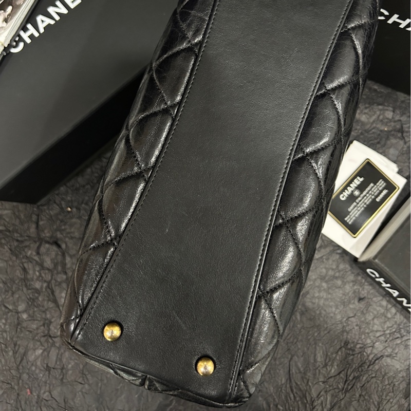 Chanel香奈兒 黑金油蠟牛皮托特包單肩包 底長31cm 23開有卡。-3