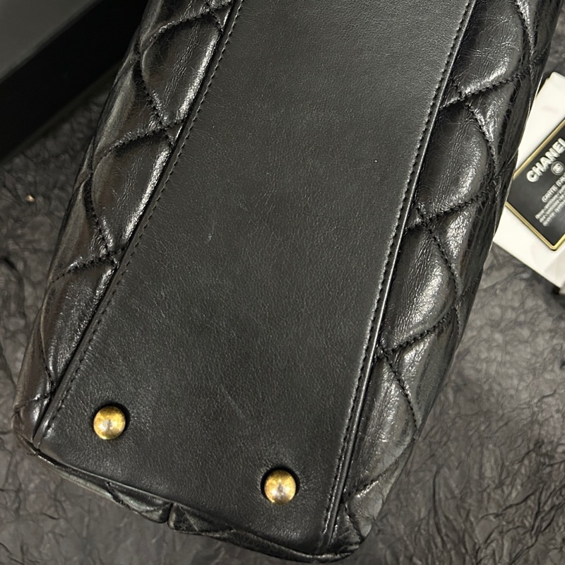 Chanel香奈兒 黑金油蠟牛皮托特包單肩包 底長31cm 23開有卡。-10