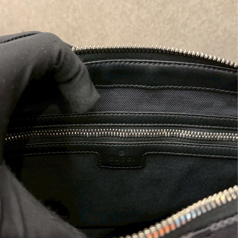GUCCI黑色側背包-3