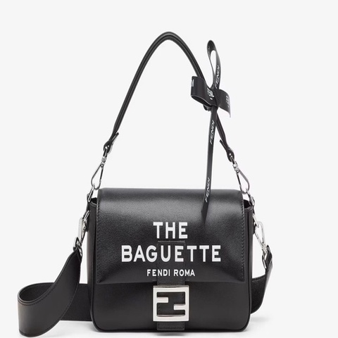 Fendi 25週年限定款❤️全台灣唯一一顆釋出❤️98新、配件完整⭐️