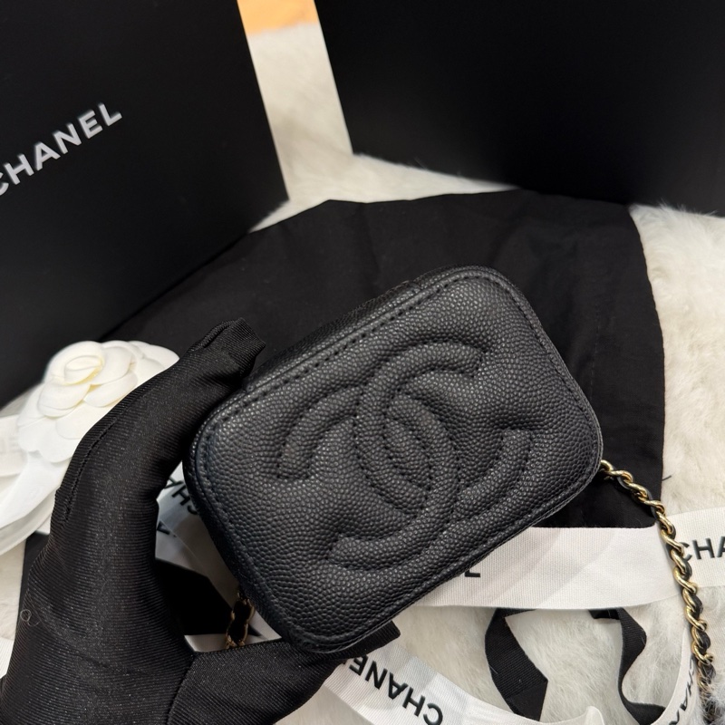 閒置未使用 Chanel香奈兒 23C黑金荔枝牛皮化妝盒子包 附件：防塵袋 盒子。-5
