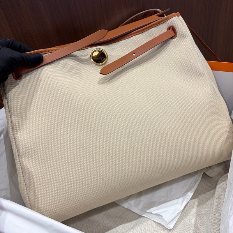 全新閒置U刻Hermes愛馬仕金棕米色帆布herbag39 手提斜挎包 有鎖鑰匙 附件：防塵袋 盒子-2