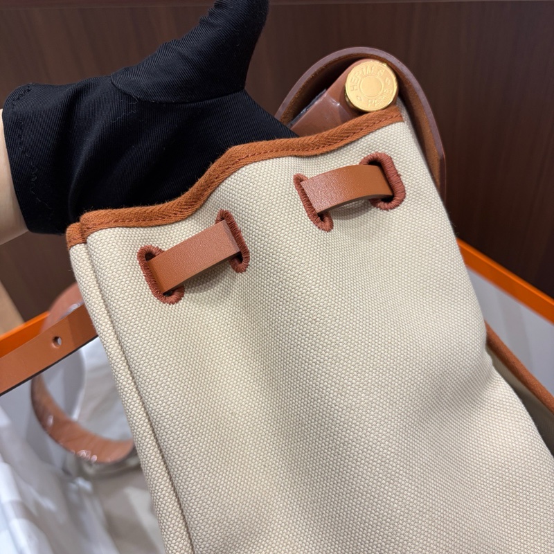 全新閒置U刻Hermes愛馬仕金棕米色帆布herbag39 手提斜挎包 有鎖鑰匙 附件：防塵袋 盒子-6