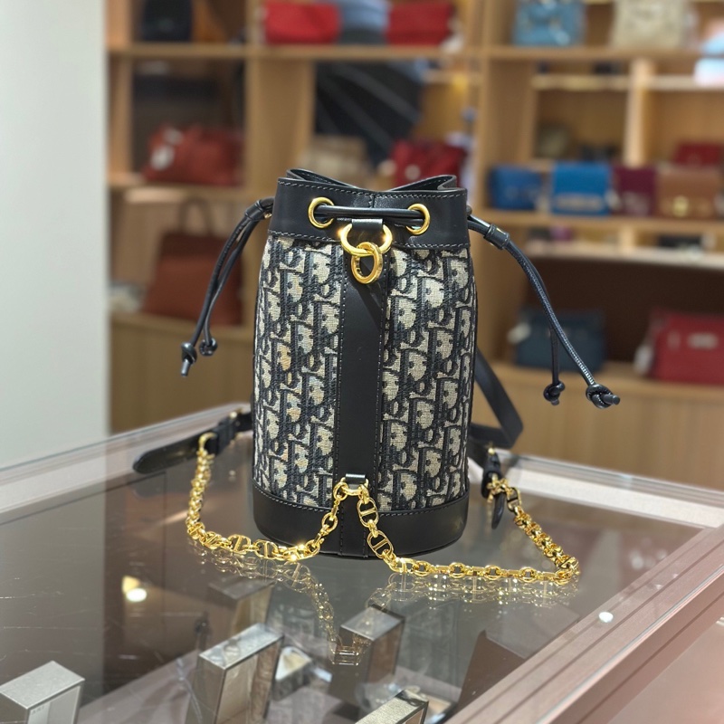 DIOR迪奥水桶双肩包-1