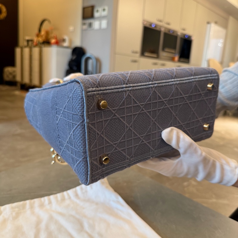 Dior - Lady Dior 系列的小型托特包款-12