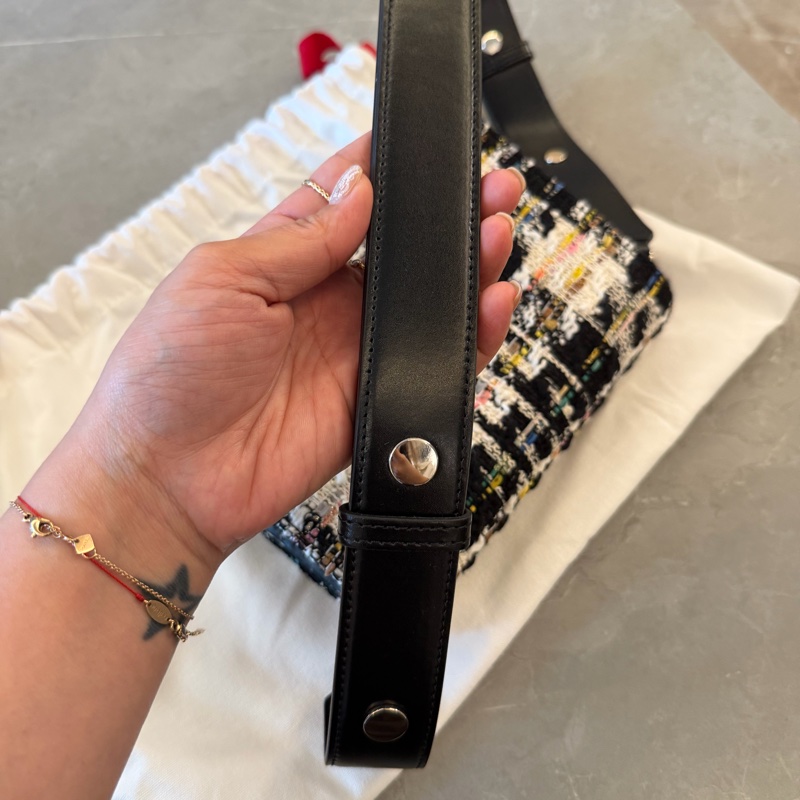 alexander mcqueen斜背包-11