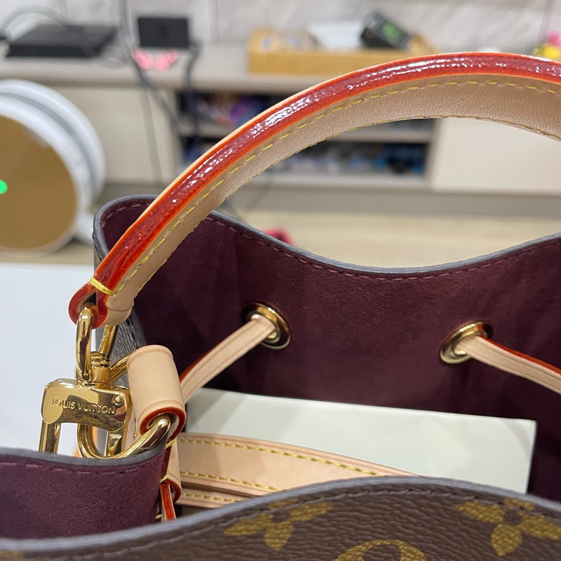 LV 水桶包-5
