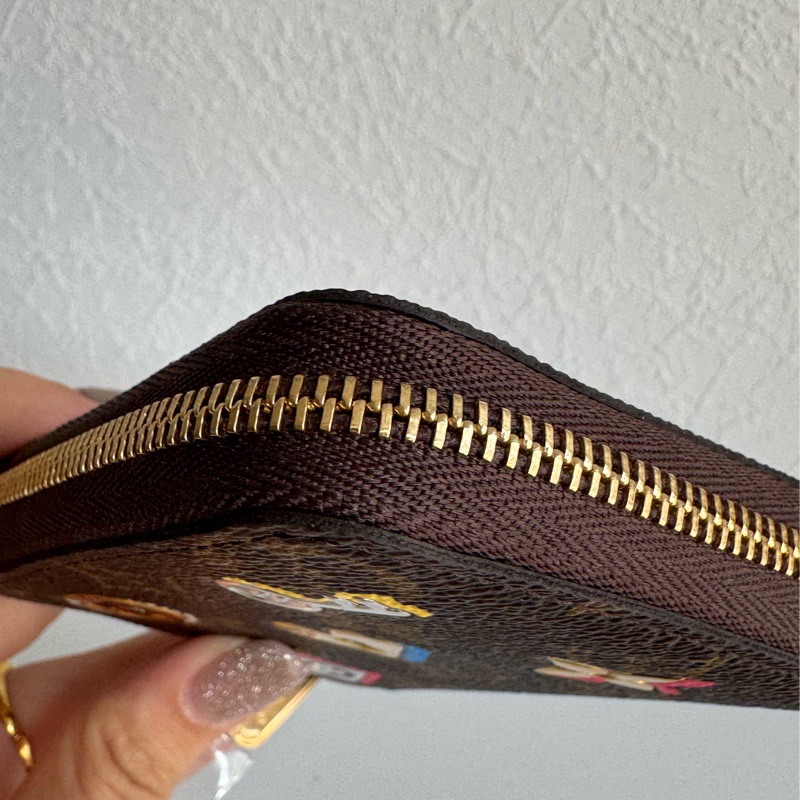 LV花紋愛心鑰匙ㄇ拉零錢包👛必買✨✨-11