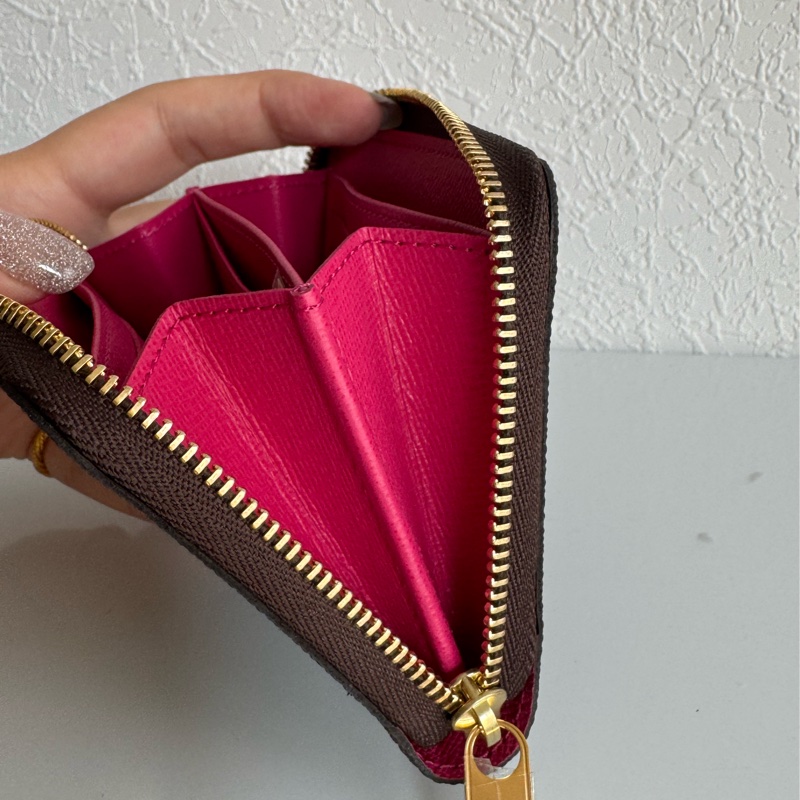 LV花紋愛心鑰匙ㄇ拉零錢包👛必買✨✨-16