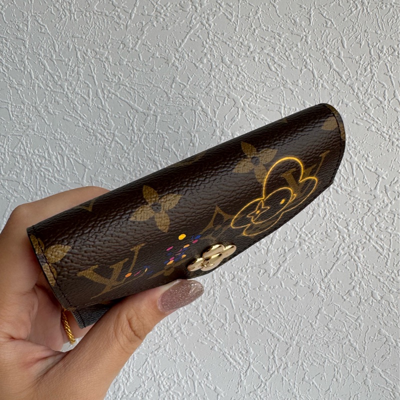 LV花紋Vivienne 內桃三折短夾 超好看😻😻-2