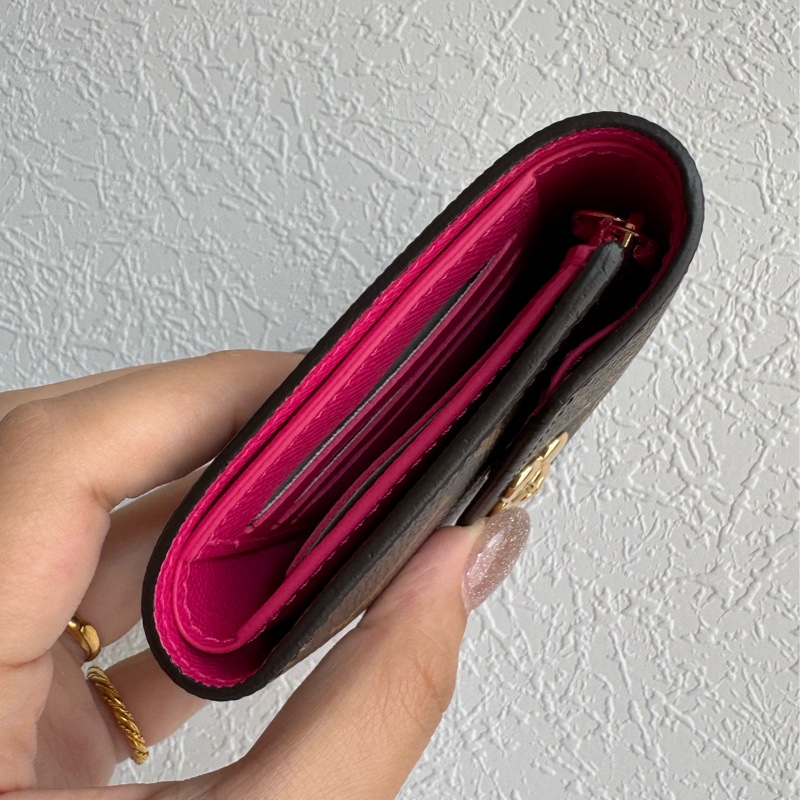 LV花紋Vivienne 內桃三折短夾 超好看😻😻-3