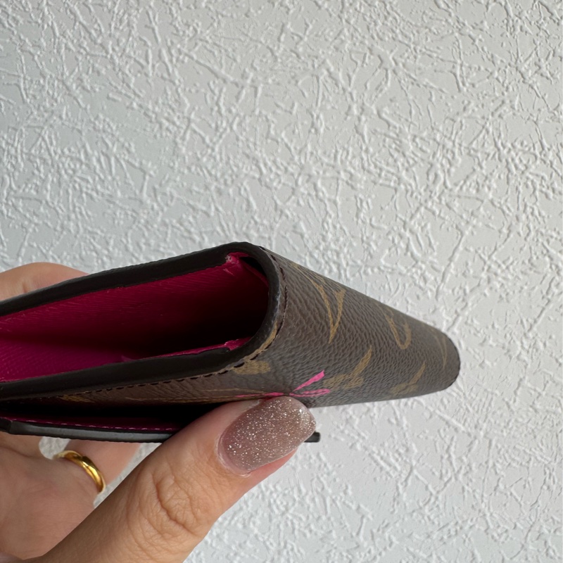 LV花紋Vivienne 內桃三折短夾 超好看😻😻-7