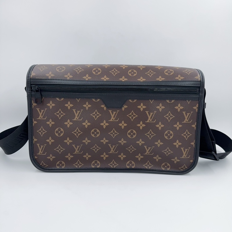 LV原花拚黑牛皮GM郵差包M46371-7