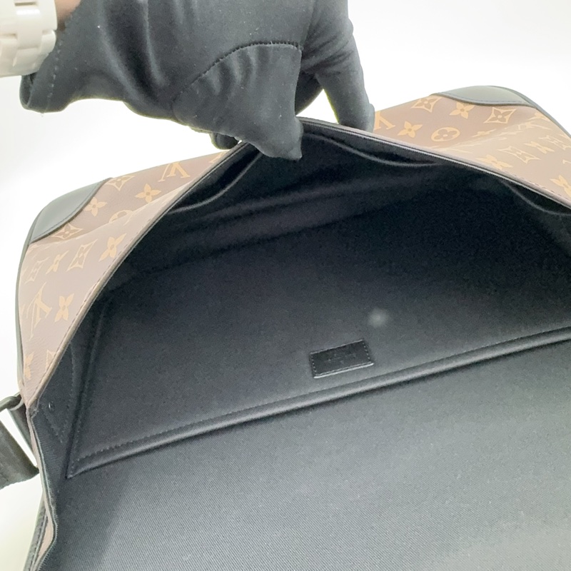 LV原花拚黑牛皮GM郵差包M46371-9