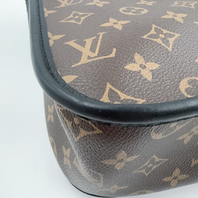 LV原花拚黑牛皮GM郵差包M46371-12