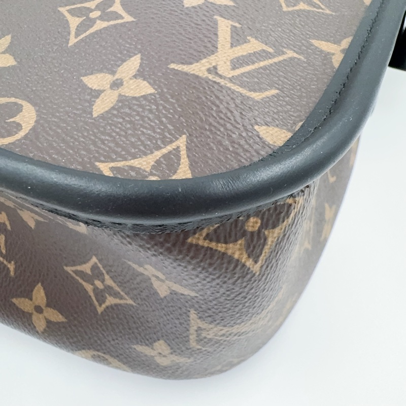 LV原花拚黑牛皮GM郵差包M46371-13