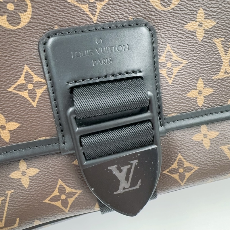 LV原花拚黑牛皮GM郵差包M46371-17