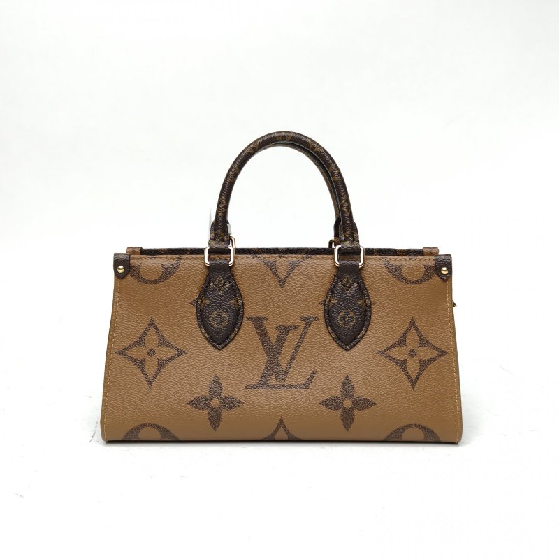 LOUIS VUITTON OnthegoEastWest橫版三合一老花PVC晶片肩背包-2