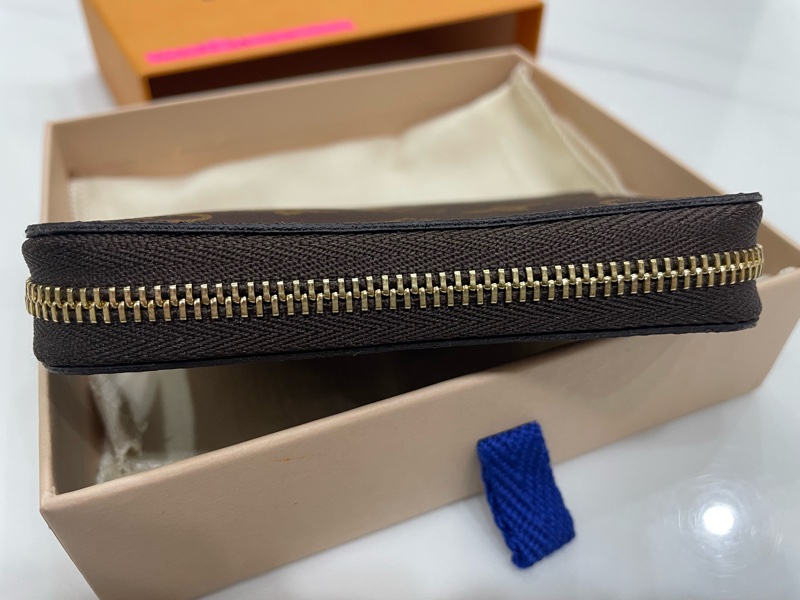 LV 拉鏈零錢包 M60067-4