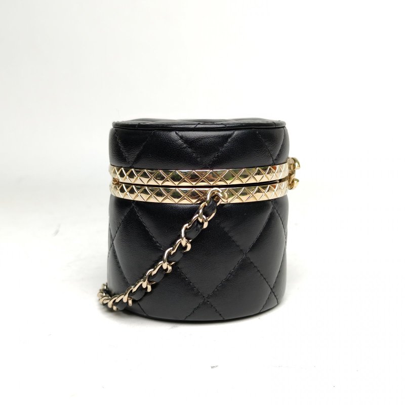 CHANEL 黑色羊皮鐳射標金扣22K圓桶化妝盒有鏡子mini肩背包-3