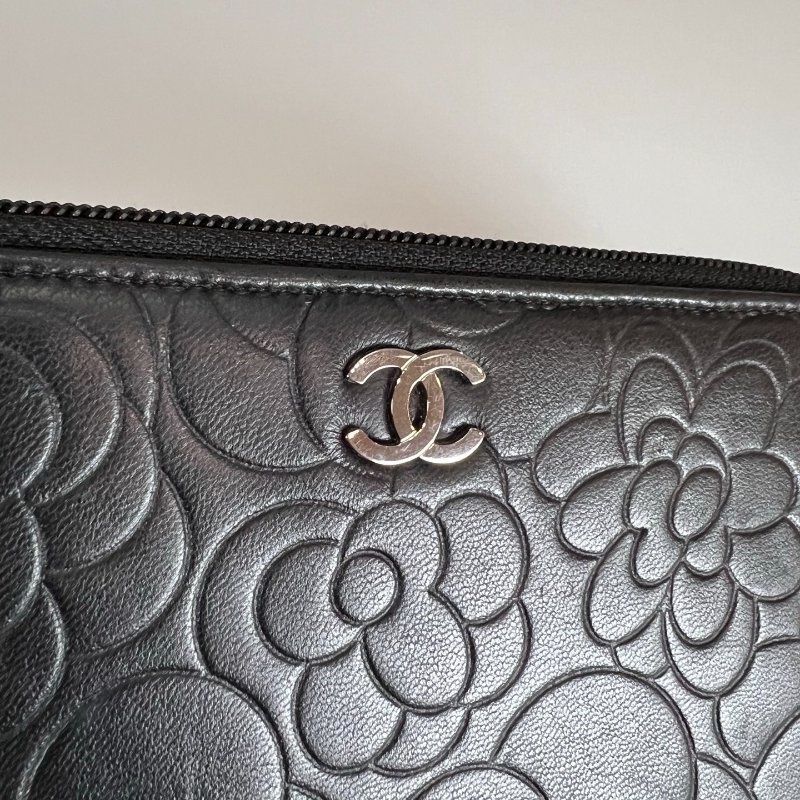 CHANEL 山茶花ㄇ拉長夾 羊皮黑 保卡款14開-8