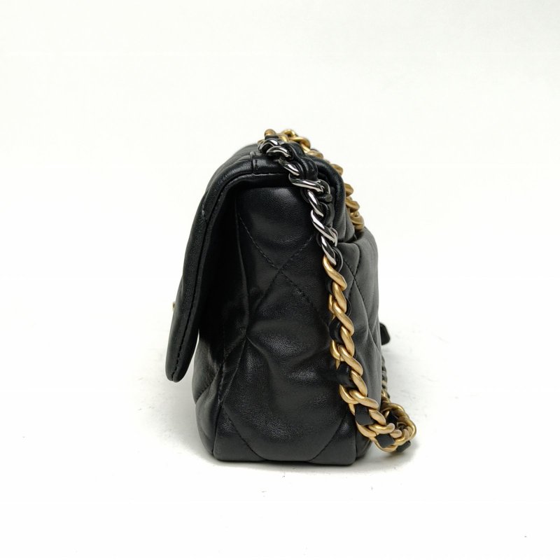 CHANEL 19BAG口蓋包小號26黑色羊皮30開金銀扣肩背包-1